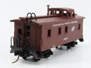 N Scale Micro-Trains MTL 50200 CNW Chicago & North Western 34' Caboose 10410 RTR
