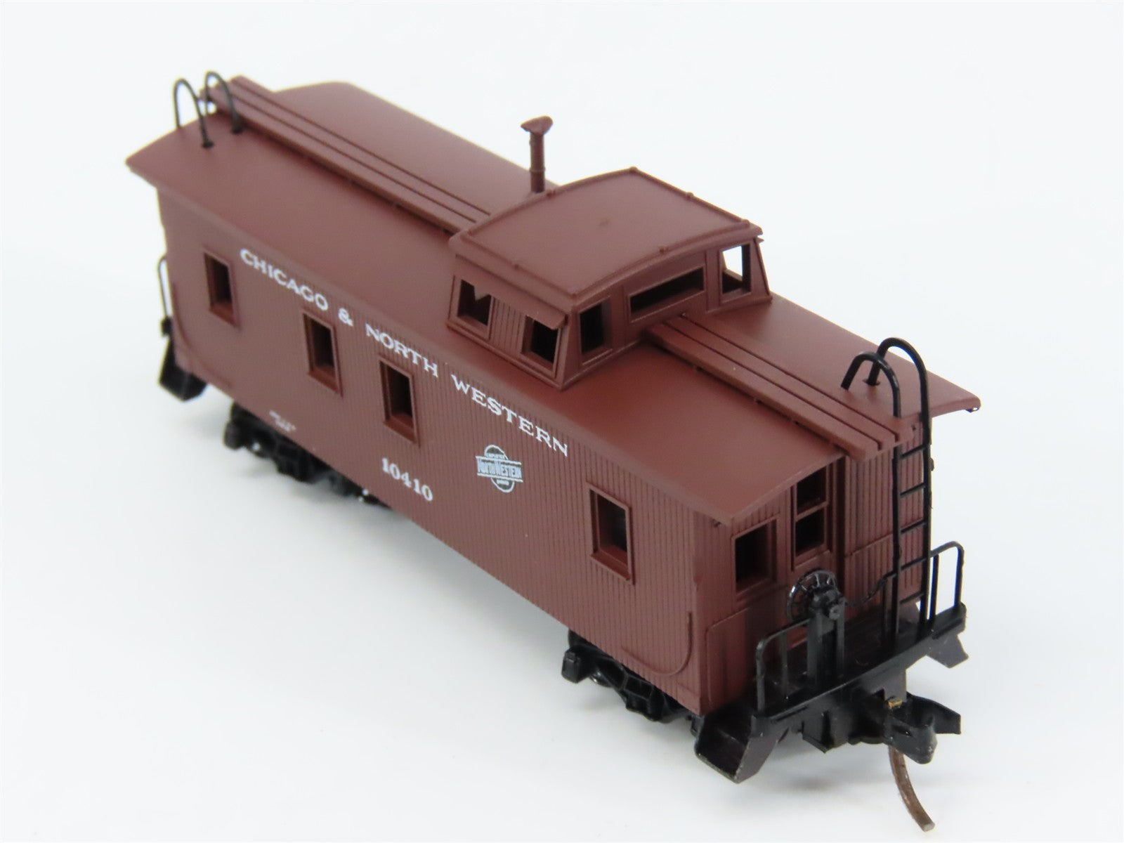 N Scale Micro-Trains MTL 50200 CNW Chicago & North Western 34' Caboose 10410 RTR