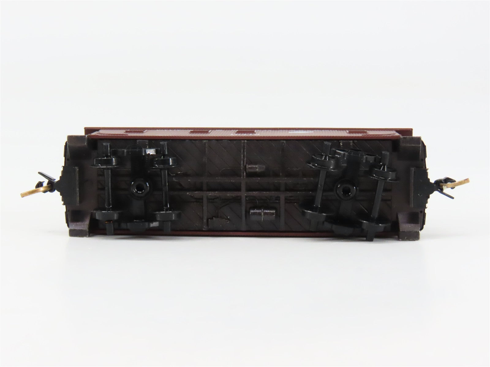 N Scale Micro-Trains MTL 50200 CNW Chicago & North Western 34' Caboose 10410 RTR