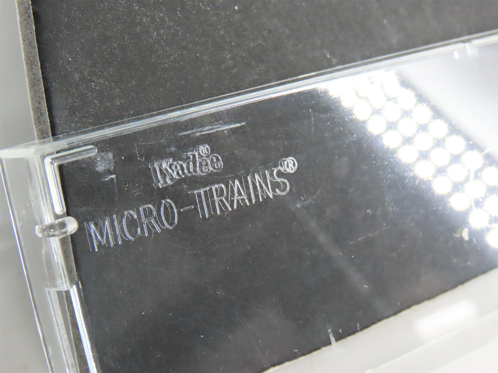 N Scale Micro-Trains MTL 50200 CNW Chicago & North Western 34' Caboose 10410 RTR