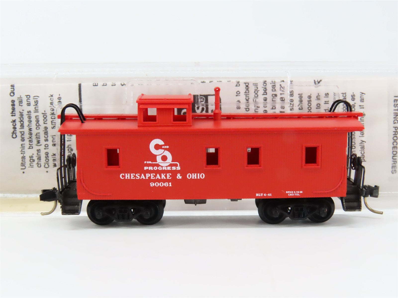 N Scale Micro-Trains MTL 50190 Chesapeake & Ohio 34' Wood Sheathed Caboose RTR