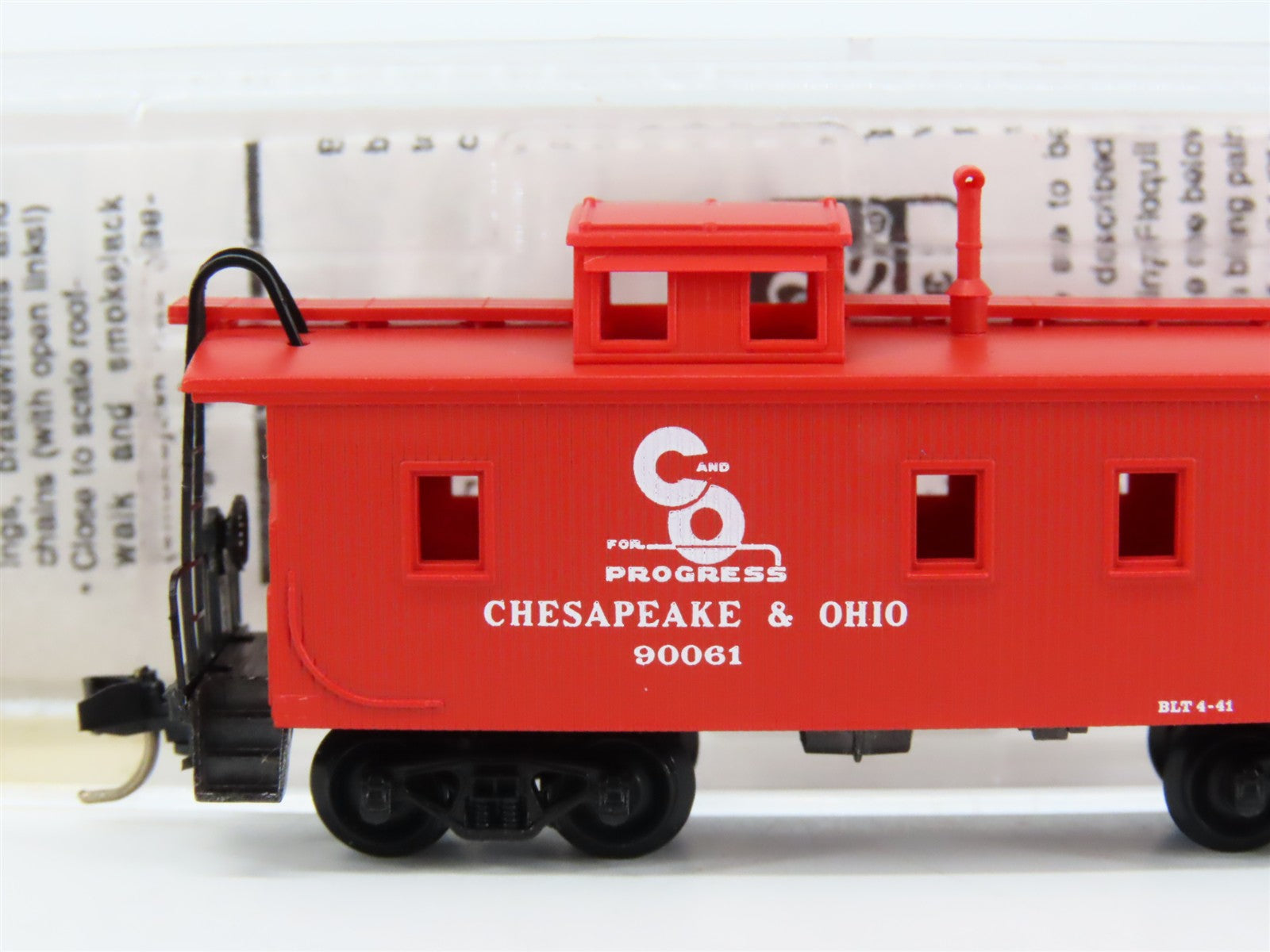 N Scale Micro-Trains MTL 50190 Chesapeake & Ohio 34' Wood Sheathed Caboose RTR