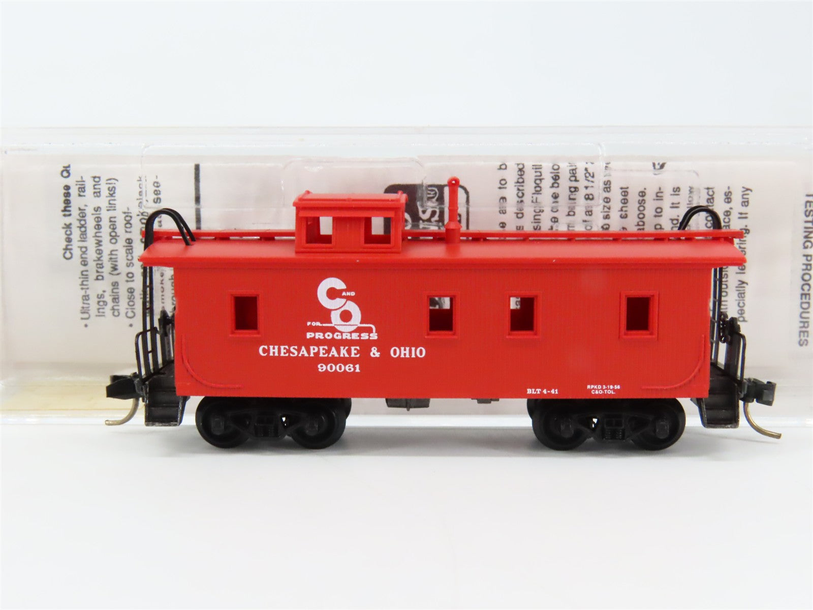 N Scale Micro-Trains MTL 50190 C&O Chesapeake & Ohio 34' Caboose 90061 RTR