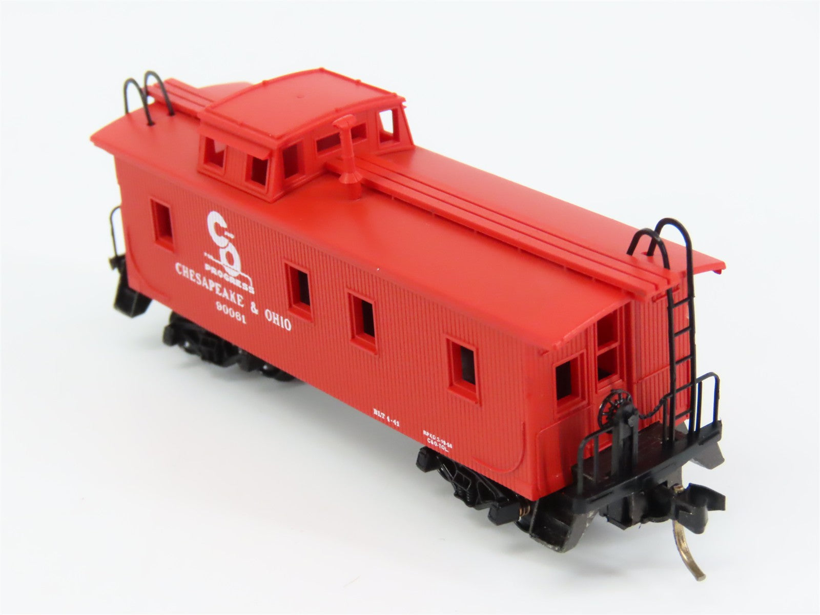 N Scale Micro-Trains MTL 50190 C&O Chesapeake & Ohio 34' Caboose 90061 RTR