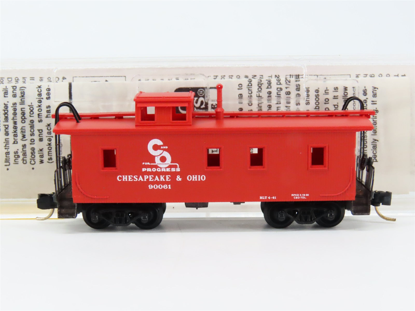 N Scale Micro-Trains MTL 50190 Chesapeake & Ohio 34' Wood Sheathed Caboose RTR