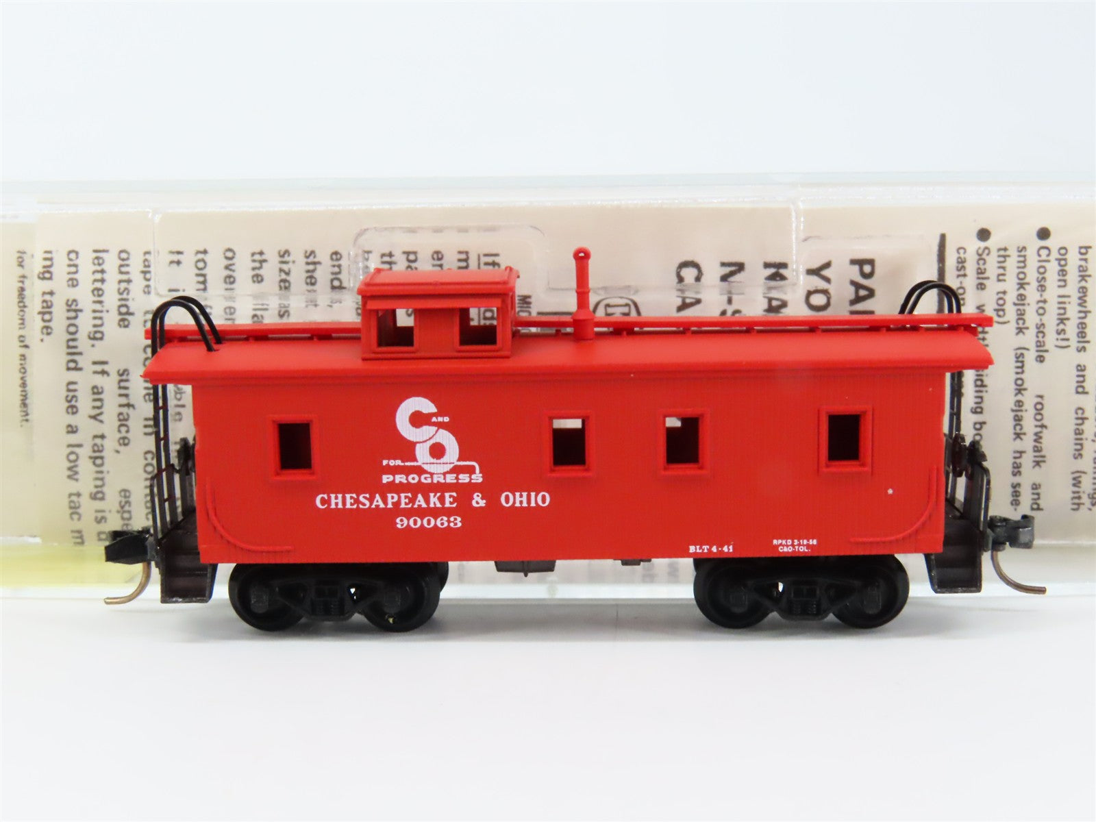 N Scale Micro-Trains MTL 50190 Chesapeake & Ohio 34' Wood-Sheathed Caboose RTR