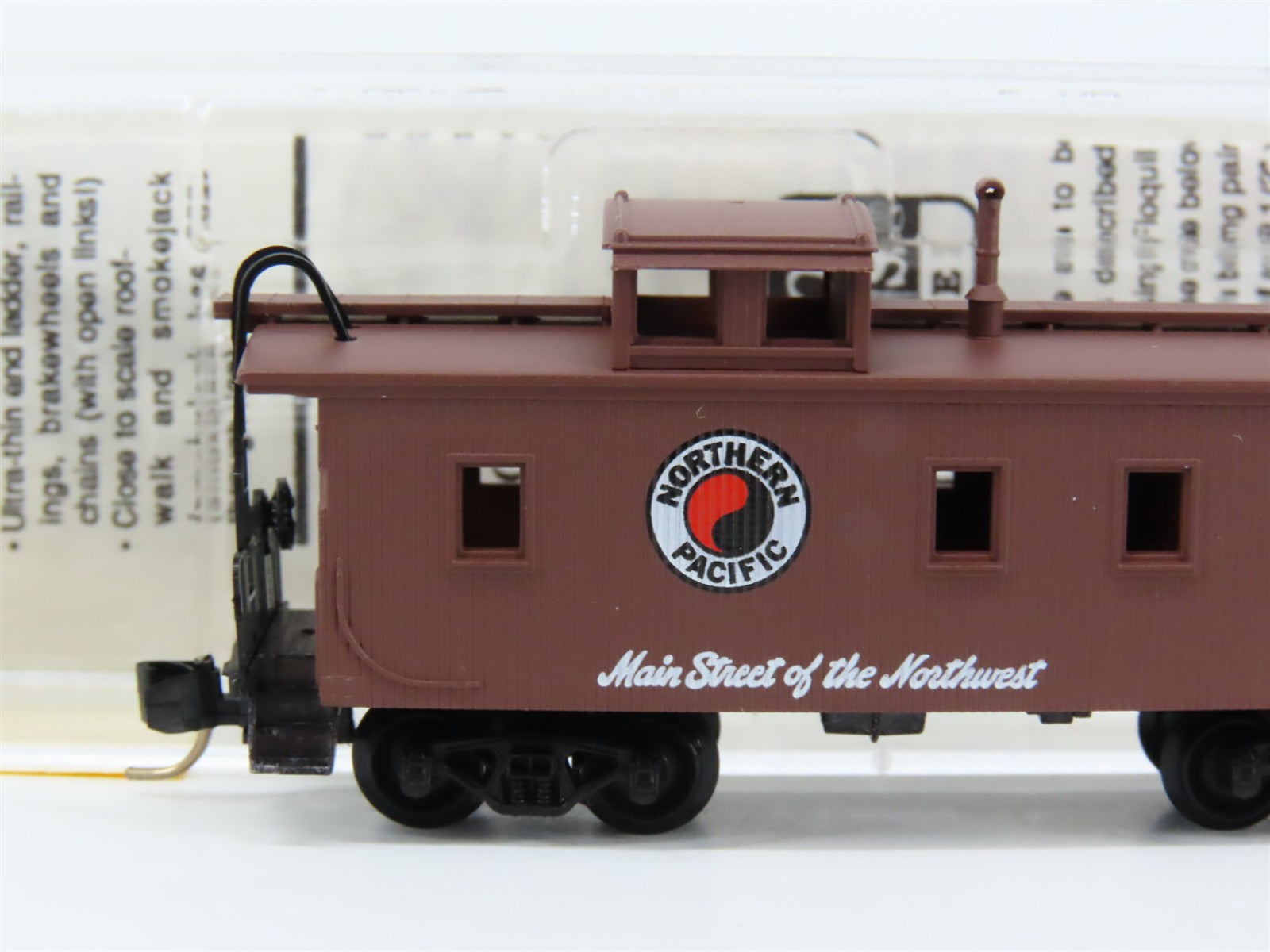 N Scale Micro-Trains MTL 51050 NP Northern Pacific 34' Wood Sheathed Caboose RTR