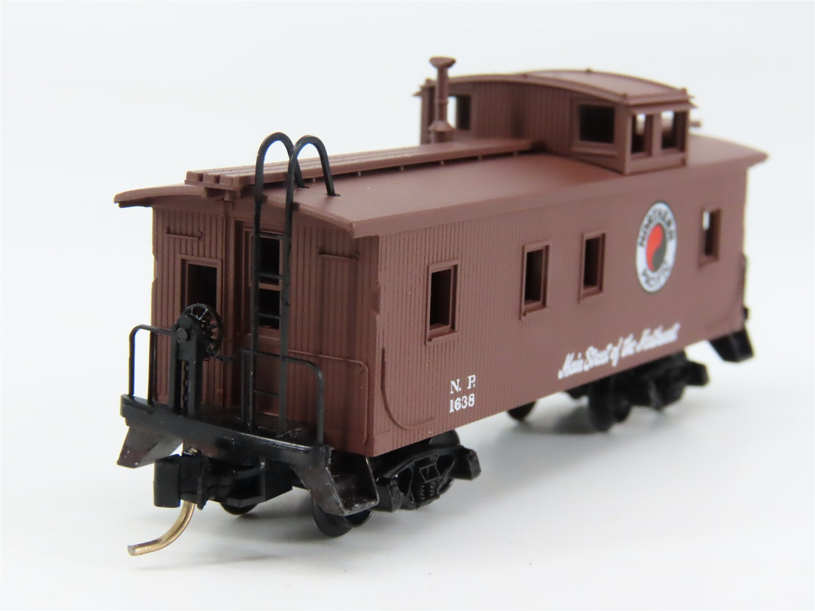 N Scale Micro-Trains MTL 51050 NP Northern Pacific 34' Wood Sheathed Caboose RTR