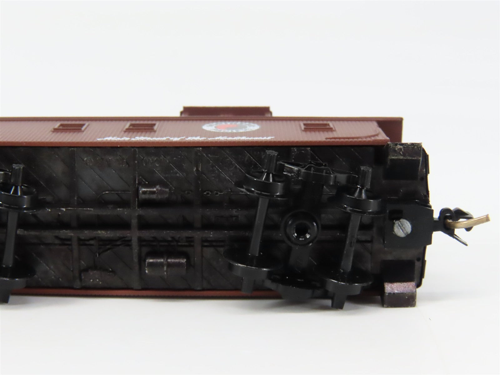 N Scale Micro-Trains MTL 51050 NP Northern Pacific 34' Wood Sheathed Caboose RTR