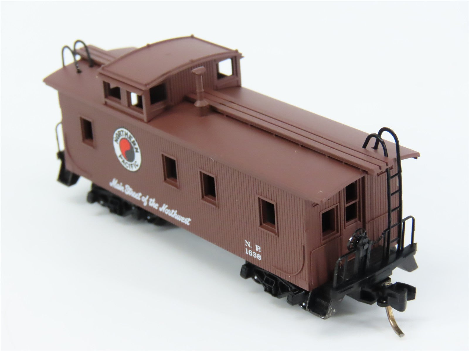 N Scale Micro-Trains MTL 51050 NP Northern Pacific 34' Caboose 1638 RTR