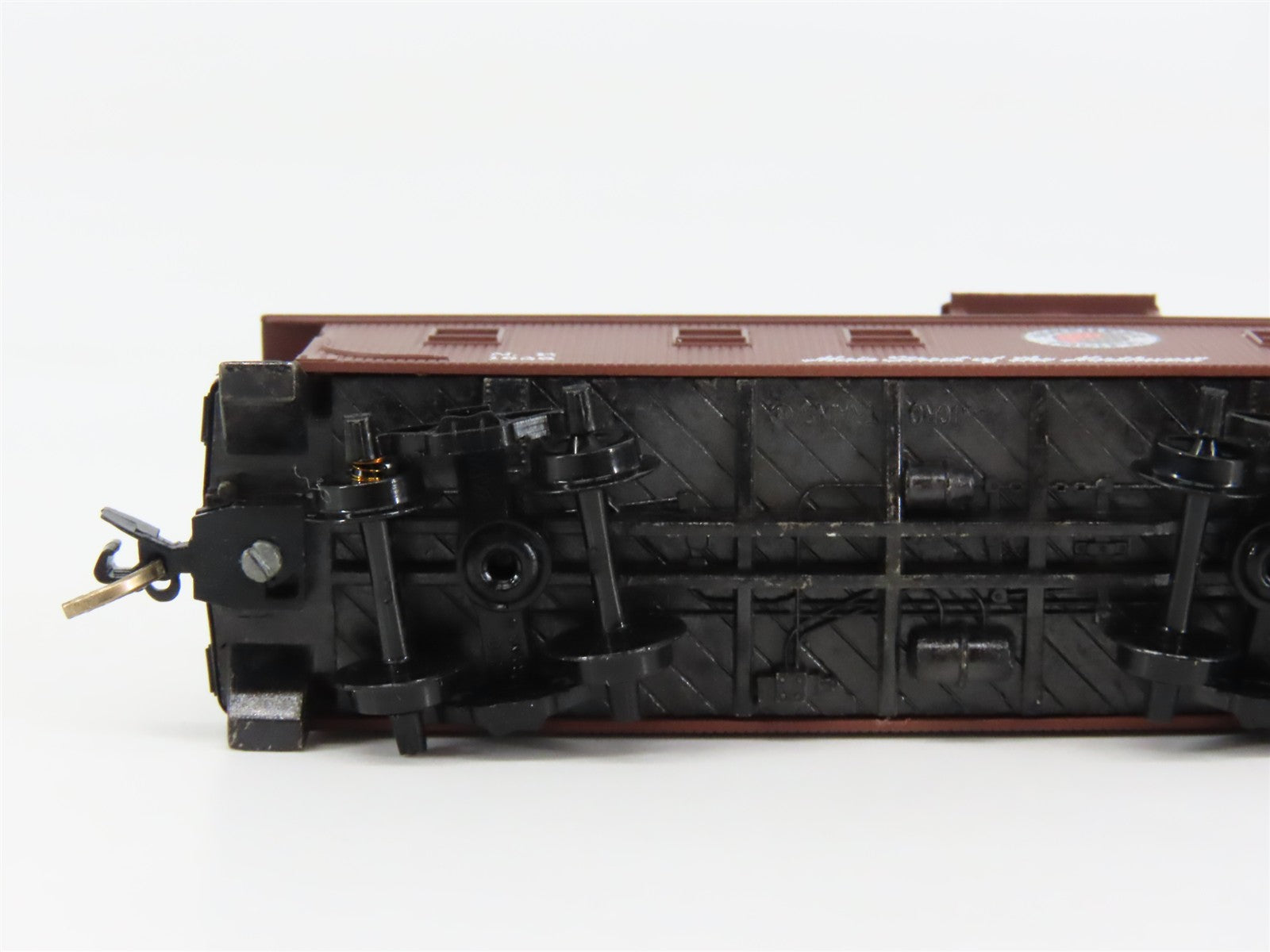 N Scale Micro-Trains MTL 51050 NP Northern Pacific 34' Caboose 1638 RTR