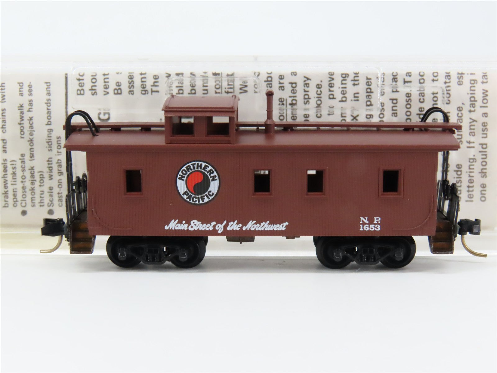 N Scale Micro-Trains MTL 51050 NP Northern Pacific 34' Wood-Sheathed Caboose RTR