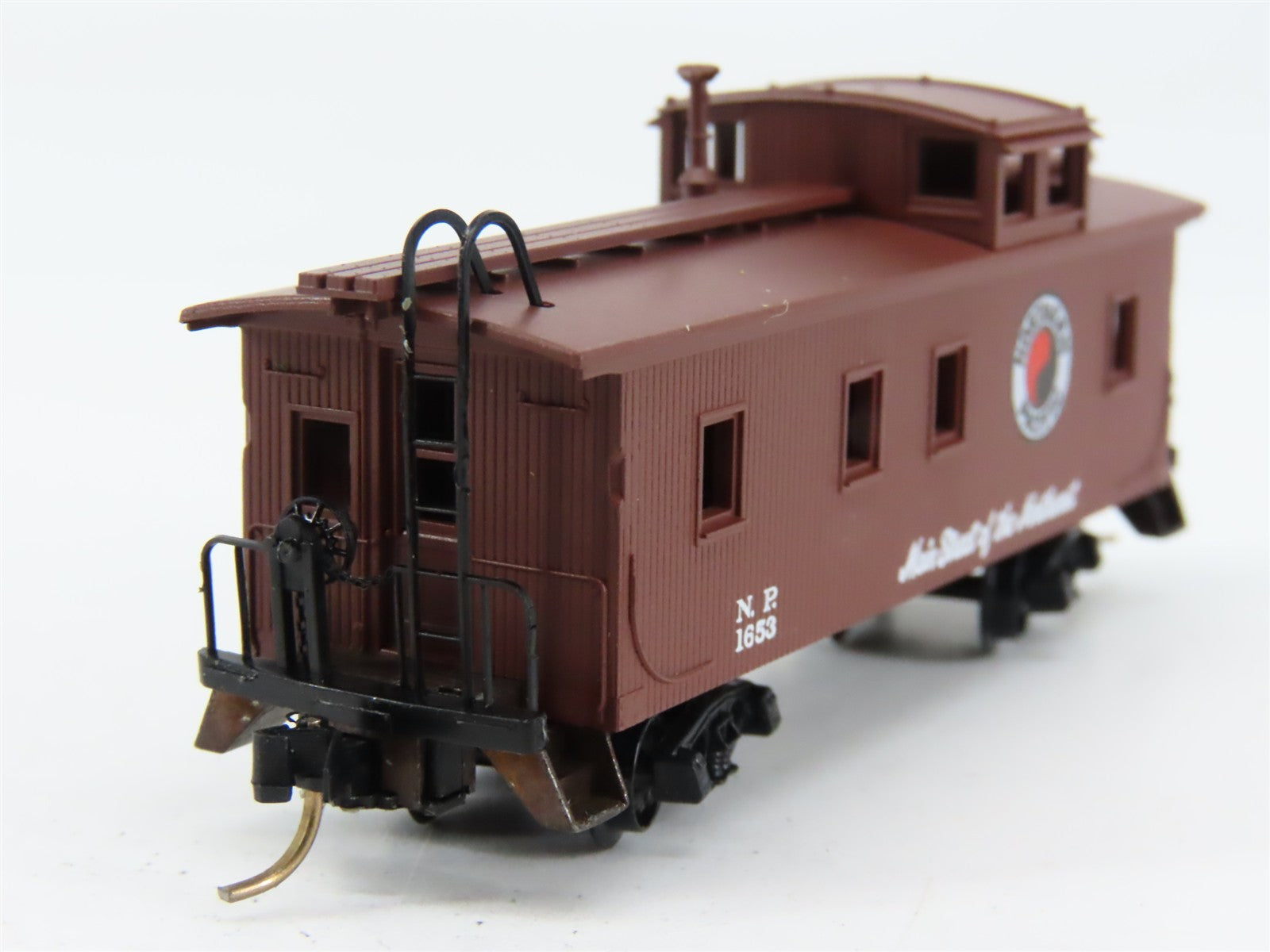 N Scale Micro-Trains MTL 51050 NP Northern Pacific 34' Wood-Sheathed Caboose RTR