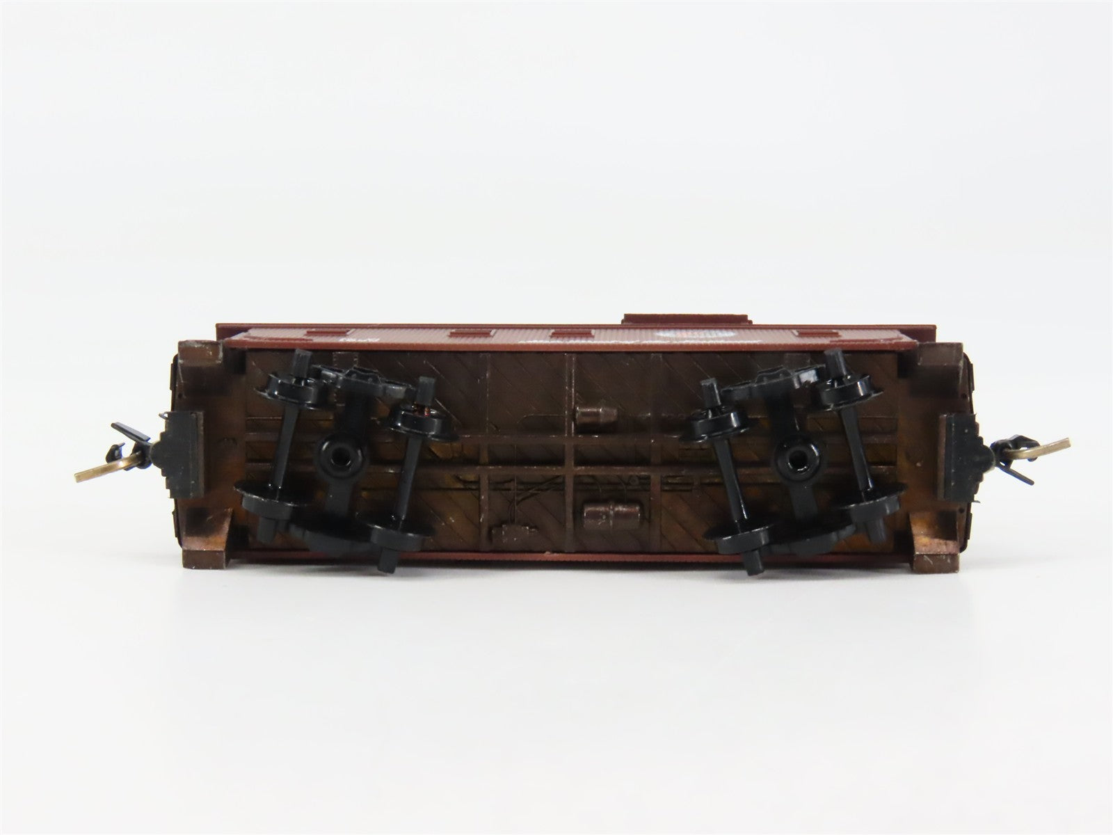 N Scale Micro-Trains MTL 51050 NP Northern Pacific 34' Wood-Sheathed Caboose RTR