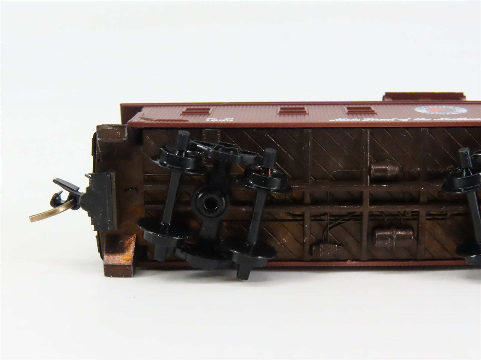 N Scale Micro-Trains MTL 51050 NP Northern Pacific 34' Wood-Sheathed Caboose RTR