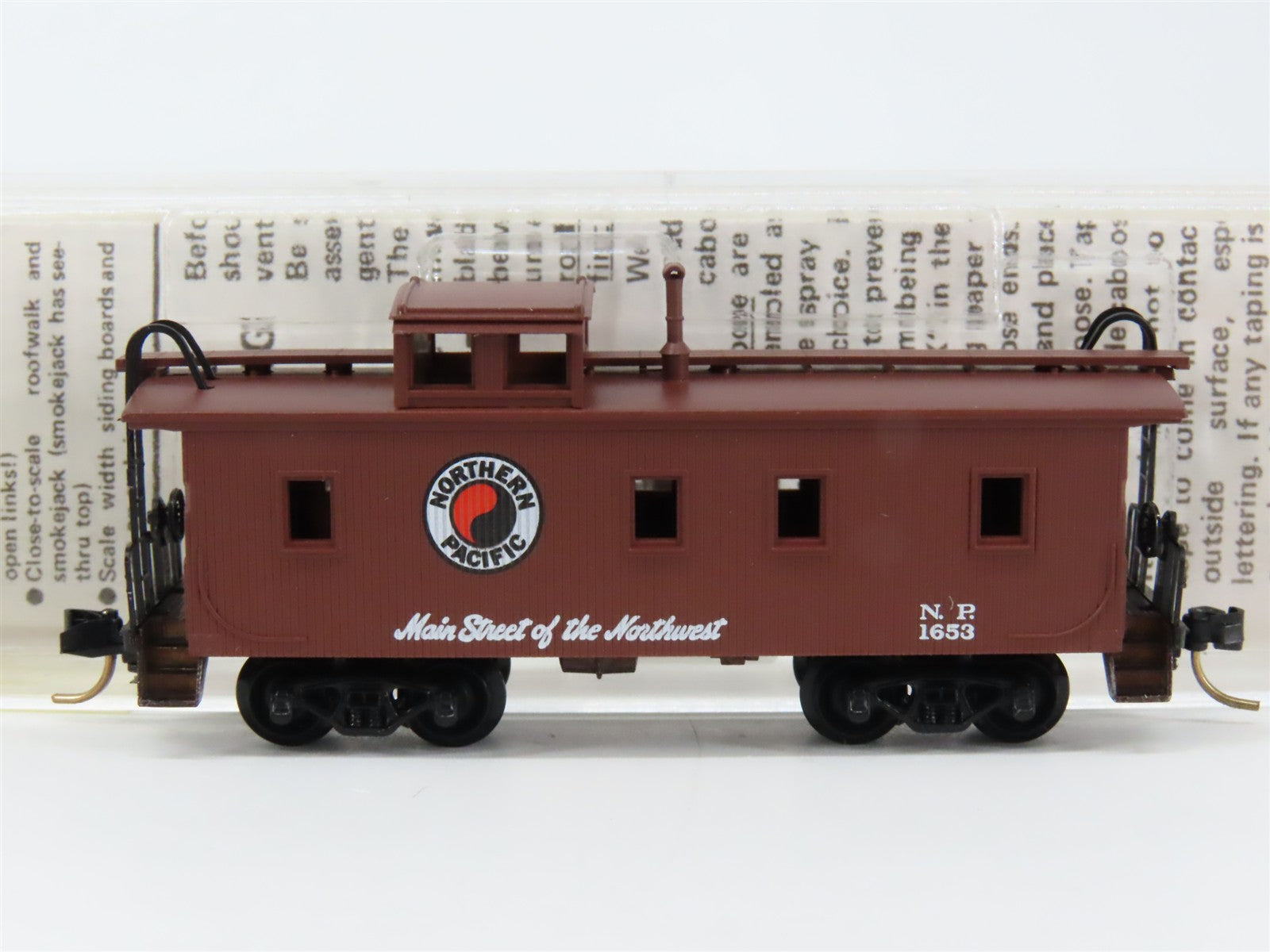 N Scale Micro-Trains MTL 51050 NP Northern Pacific 34' Wood-Sheathed Caboose RTR