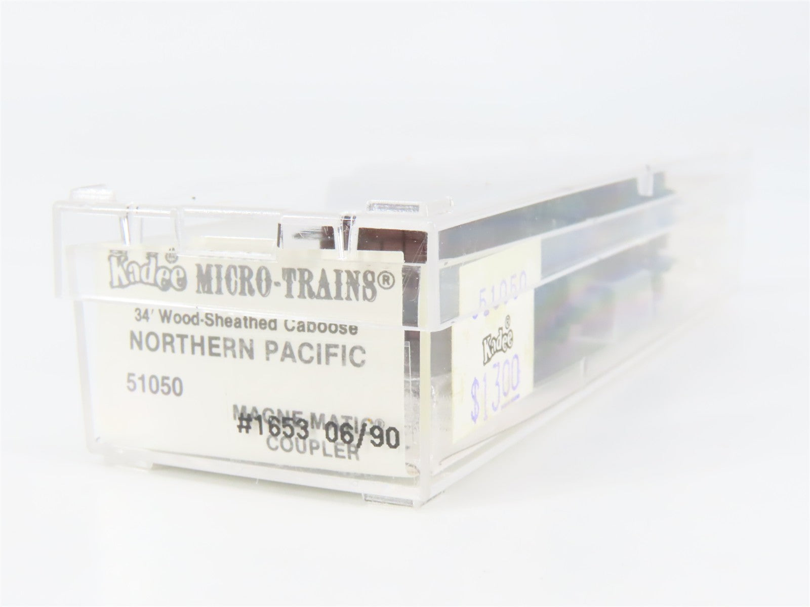 N Scale Micro-Trains MTL 51050 NP Northern Pacific 34' Wood-Sheathed Caboose RTR