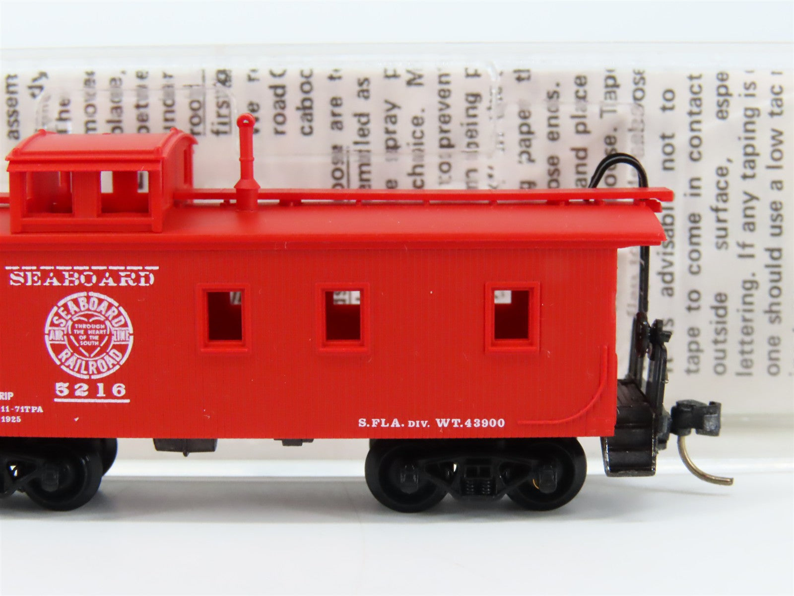 N Scale Micro-Trains MTL 51030 Seaboard 34' Wood-Sheathed Caboose 5216 RTR