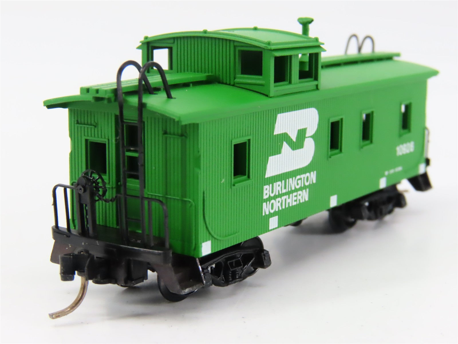 N Scale Micro-Trains MTL 51090 Burlington Northern 34' Wood-Sheathed Caboose RTR
