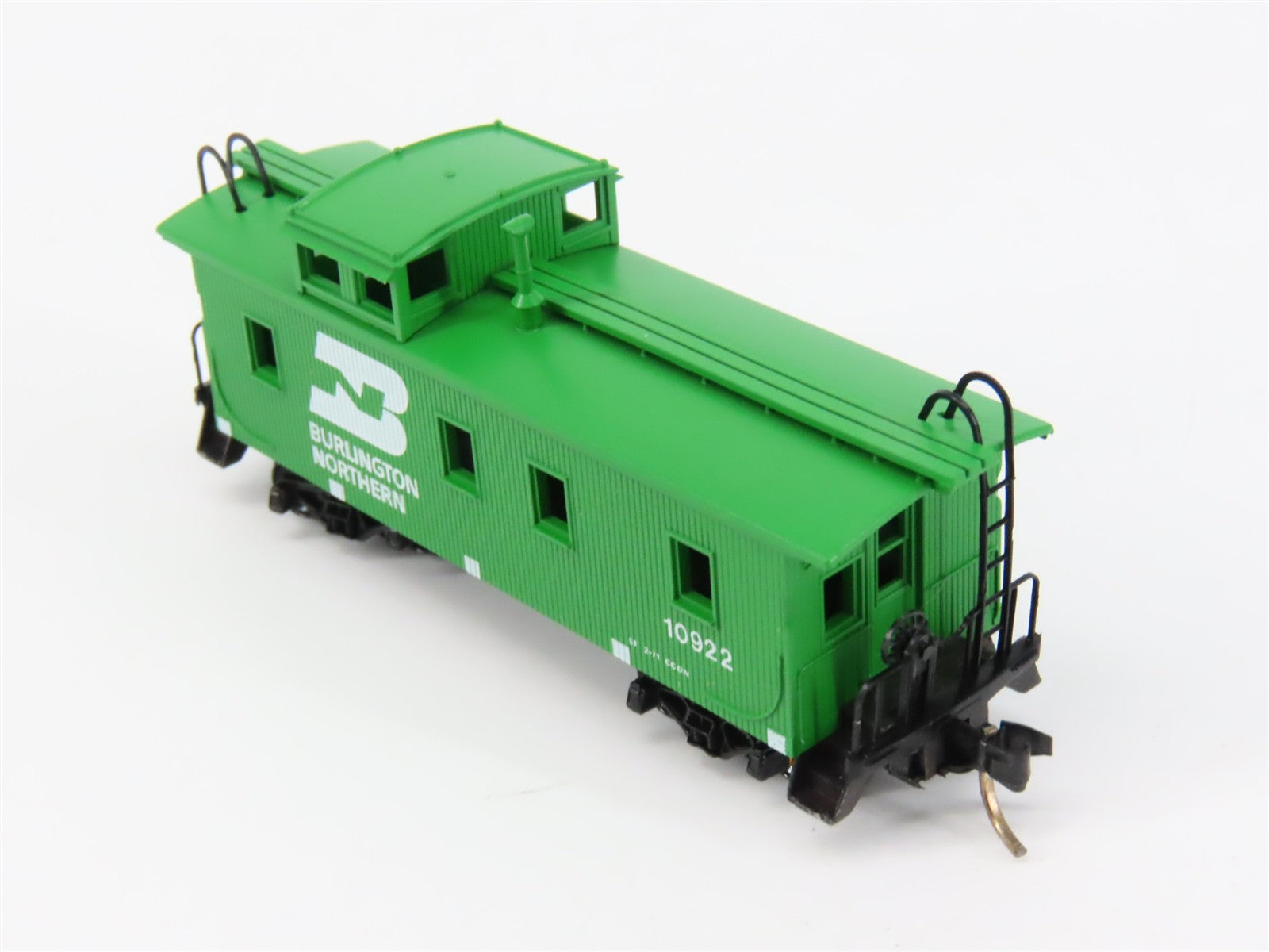 N Scale Micro-Trains MTL 51090 Burlington Northern 34' Wood-Sheathed Caboose RTR