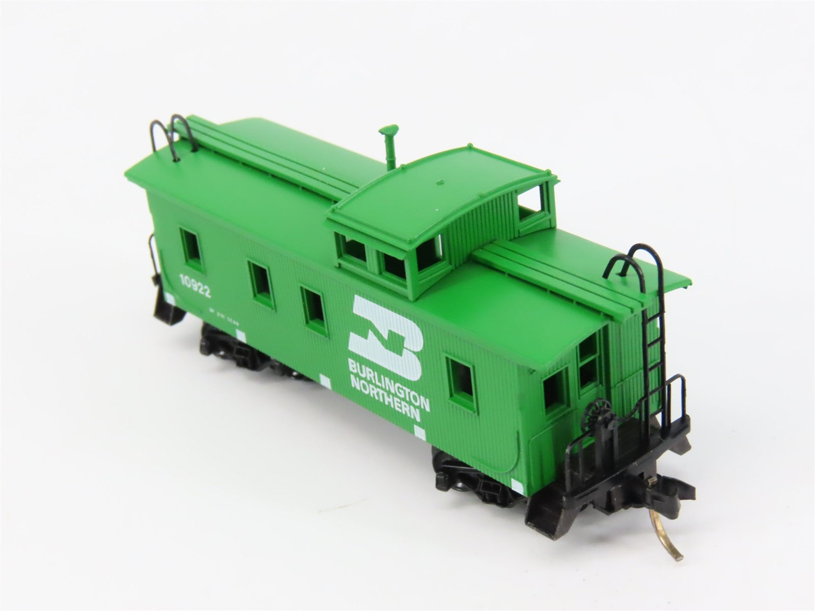 N Scale Micro-Trains MTL 51090 Burlington Northern 34' Wood-Sheathed Caboose RTR
