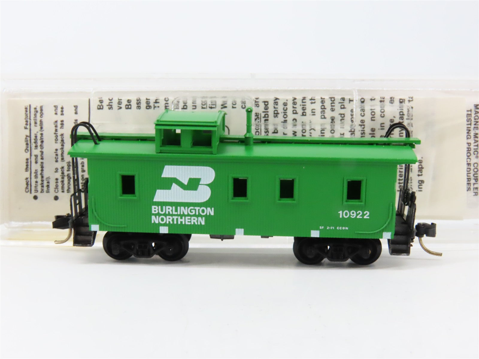 N Scale Micro-Trains MTL 51090 Burlington Northern 34' Wood-Sheathed Caboose RTR