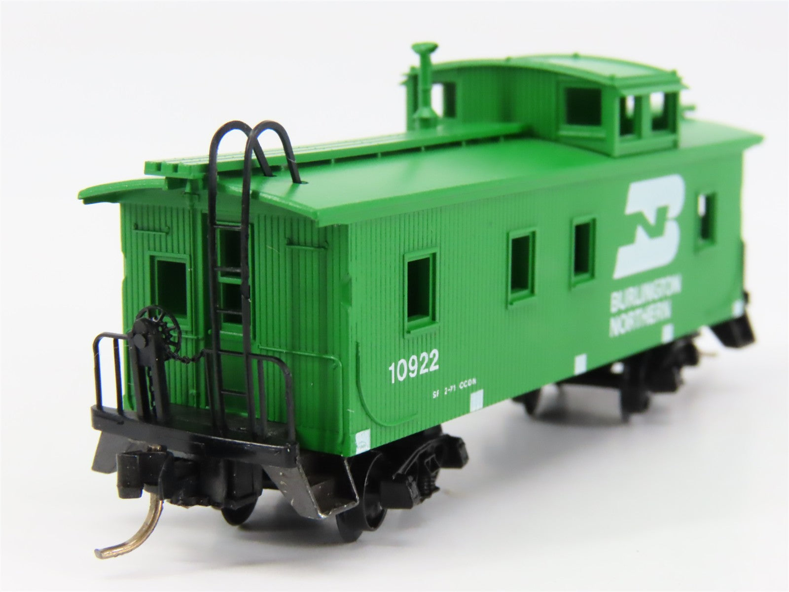 N Scale Micro-Trains MTL 51090 Burlington Northern 34' Wood-Sheathed Caboose RTR