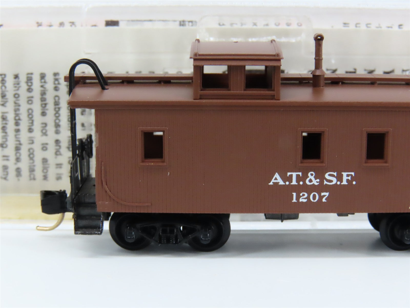 N Scale Micro-Trains MTL 51100 ATSF Santa Fe 34' Caboose 1207 RTR
