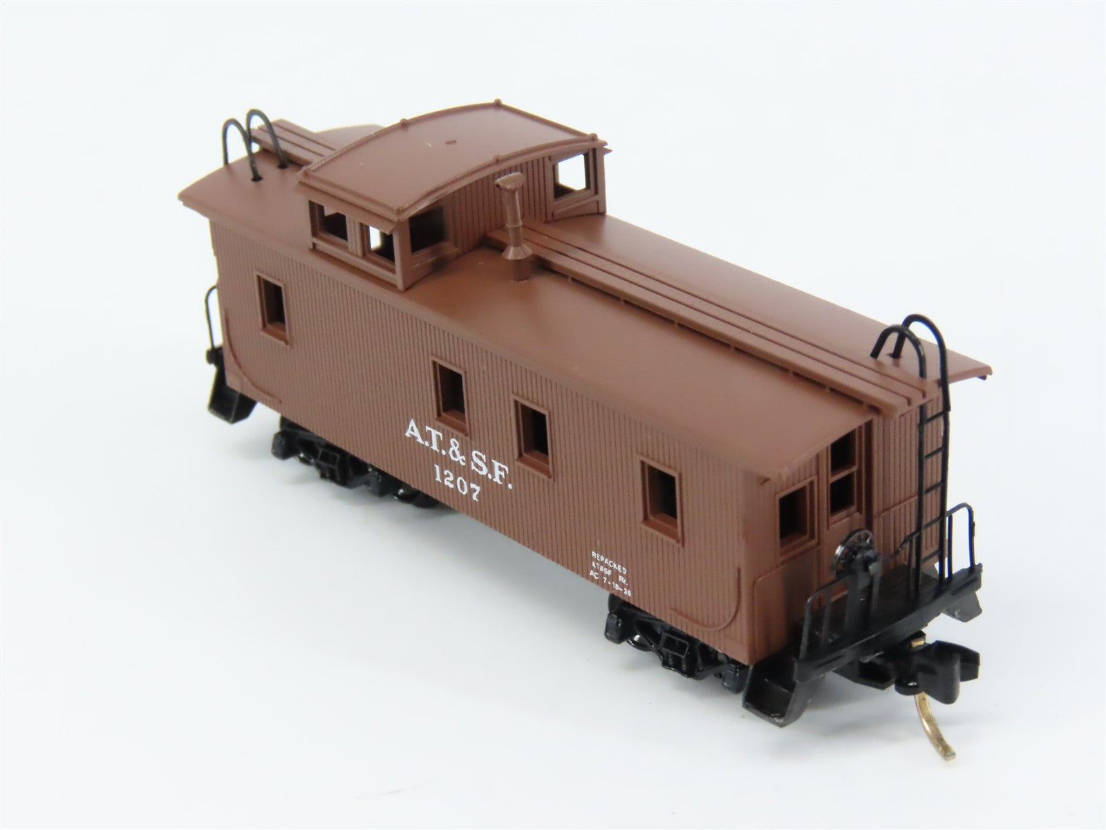 N Scale Micro-Trains MTL 51100 ATSF Santa Fe 34' Wood Sheathed Caboose 1207 RTR