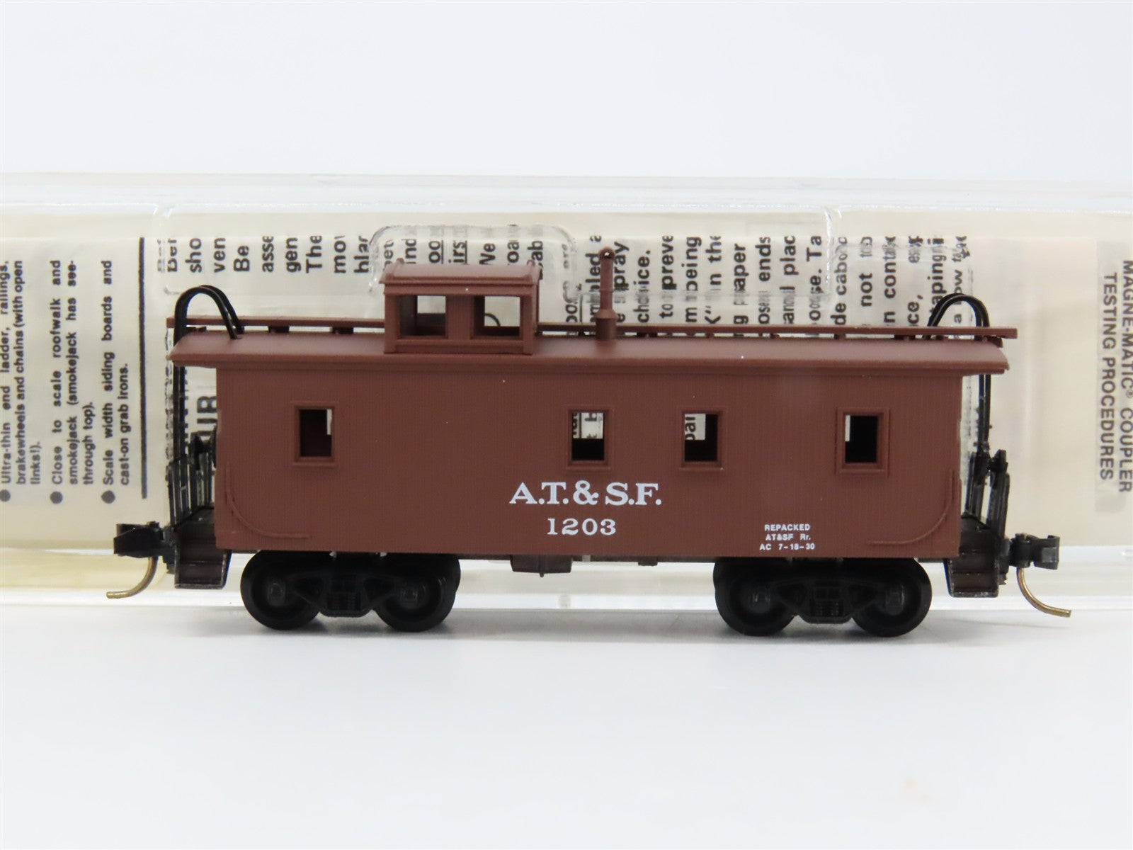 N Scale Micro-Trains MTL 51100 ATSF Santa Fe 34' Wood-Sheathed Caboose 1203 RTR