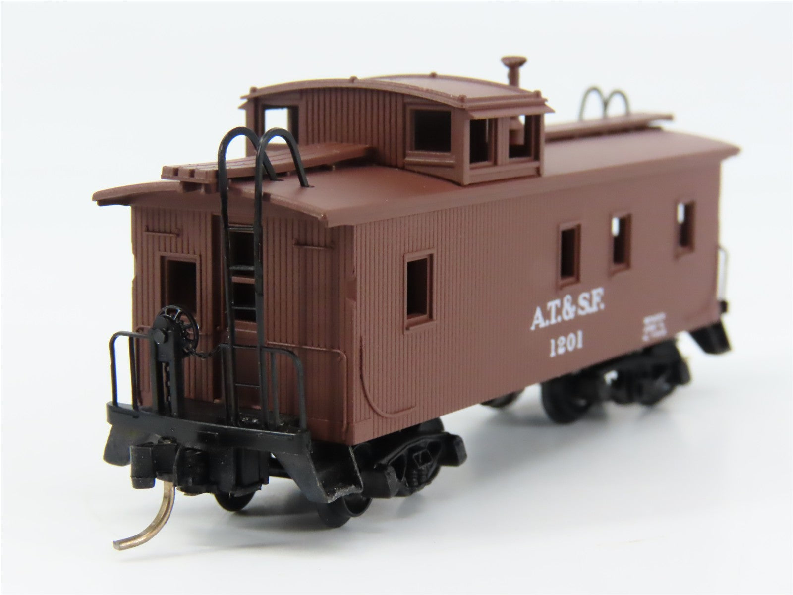 N Scale Micro-Trains MTL 51100 ATSF Santa Fe 34' Wood-Sheathed Caboose 1201 RTR