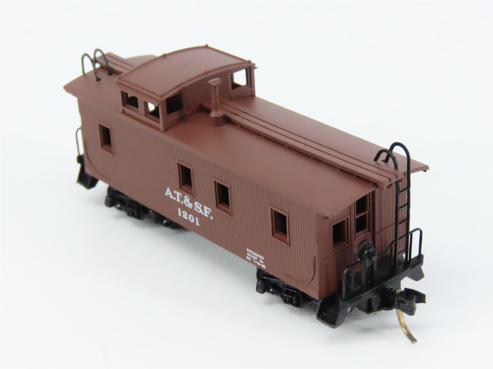 N Scale Micro-Trains MTL 51100 ATSF Santa Fe 34' Wood-Sheathed Caboose 1201 RTR