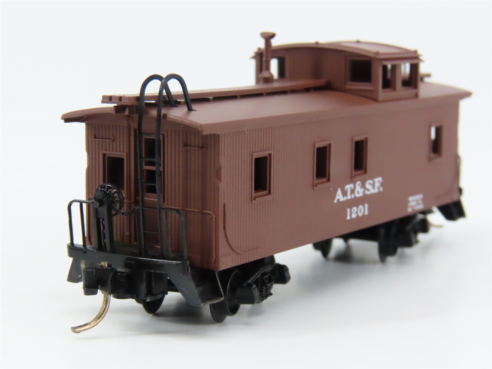 N Scale Micro-Trains MTL 51100 ATSF Santa Fe 34' Wood-Sheathed Caboose 1201 RTR