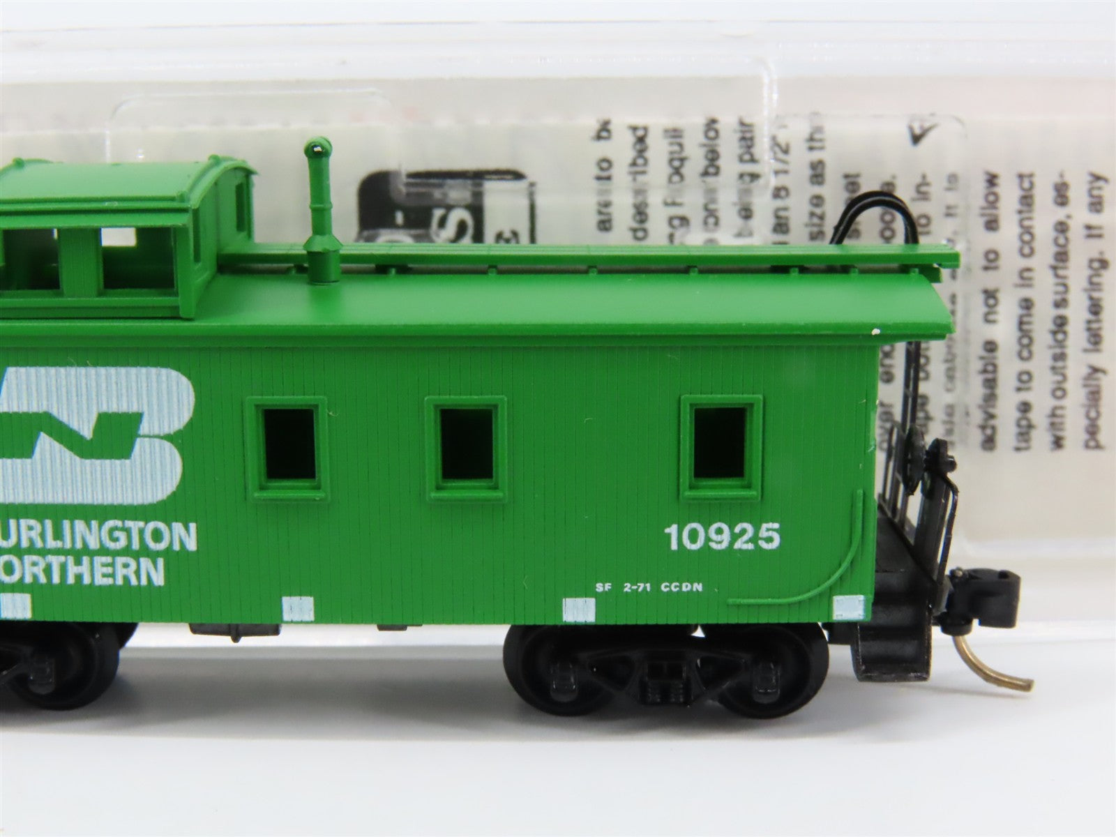 N Scale Micro-Trains MTL 51090 Burlington Northern 34' Wood-Sheathed Caboose RTR