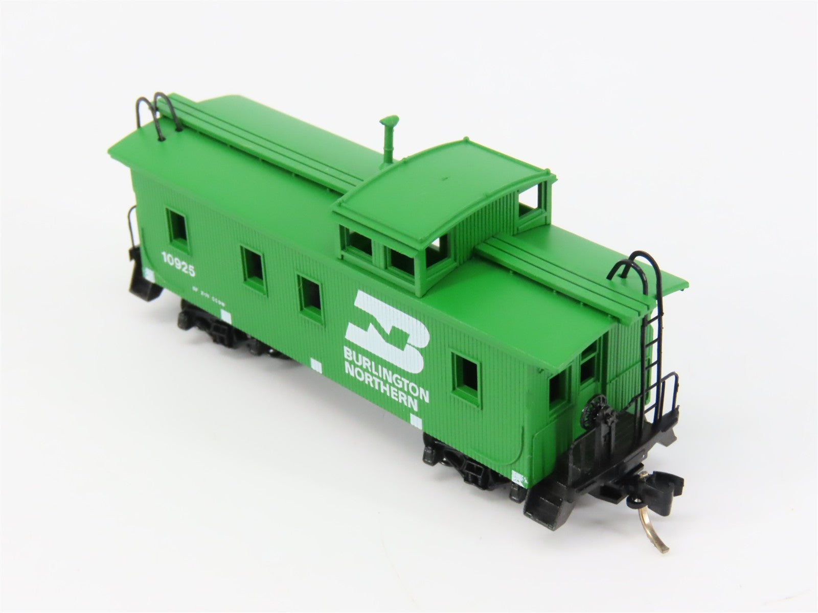 N Scale Micro-Trains MTL 51090 Burlington Northern 34' Wood-Sheathed Caboose RTR