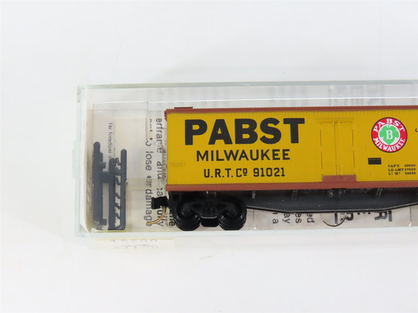N Scale Micro-Trains MTL 49200 URTC Pabst 40' Double Sheathed Wood Reefer RTR