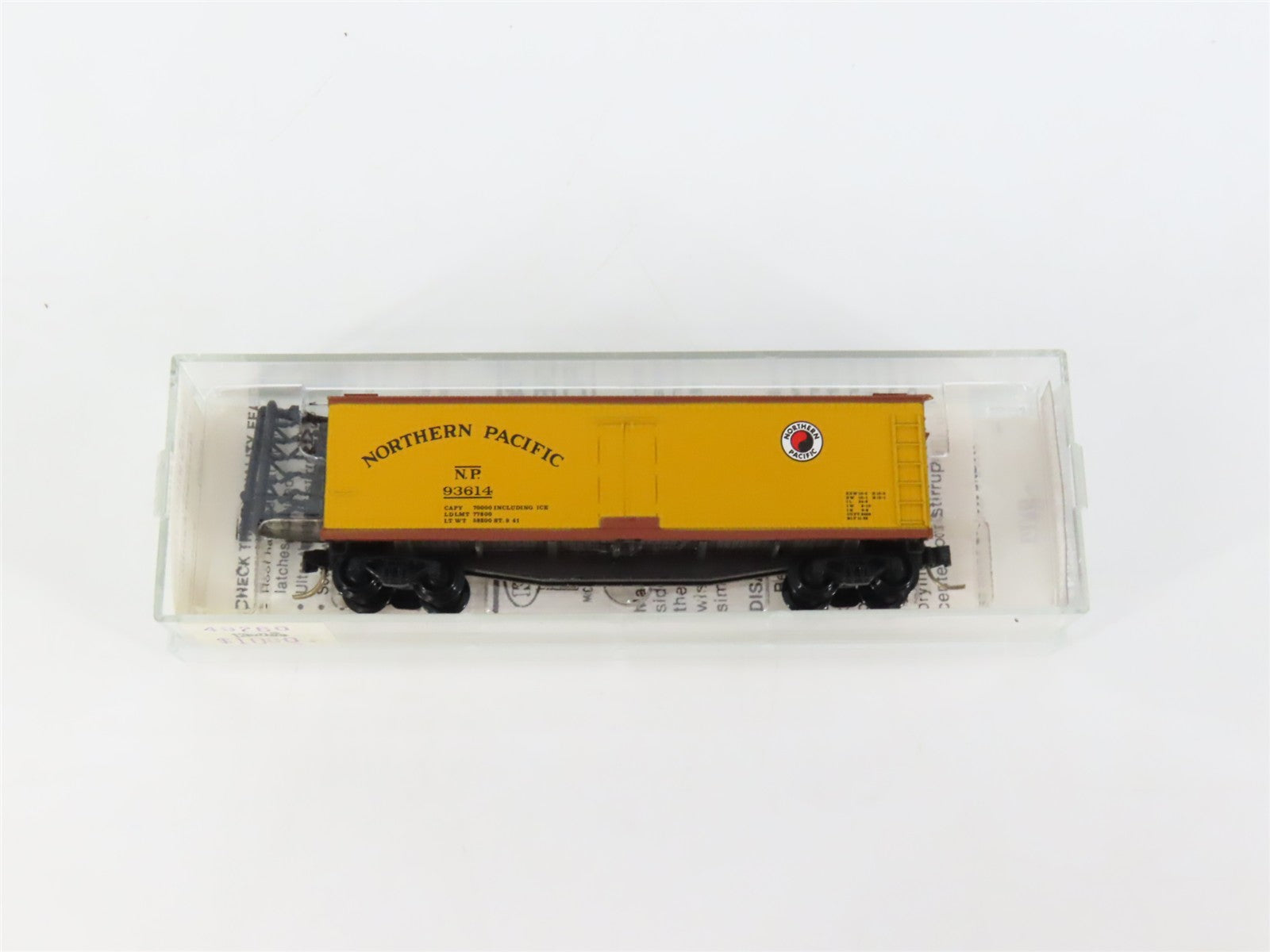 N Scale Micro-Trains MTL 49260 NP Northern Pacific 40' Reefer 93614 RTR