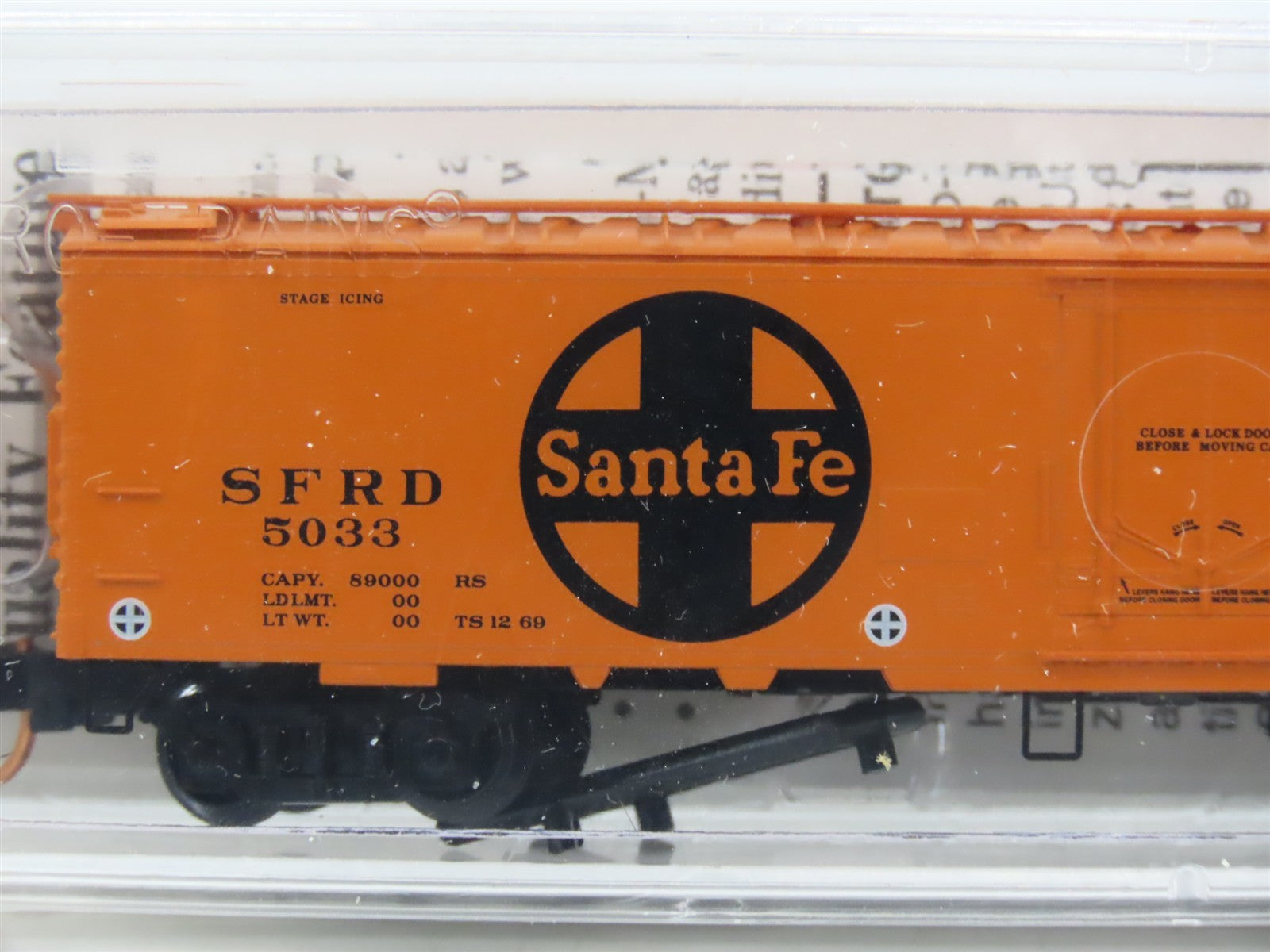 N Scale Micro-Trains MTL 52050 SFRD Santa Fe 52' Reefer 5033 RTR