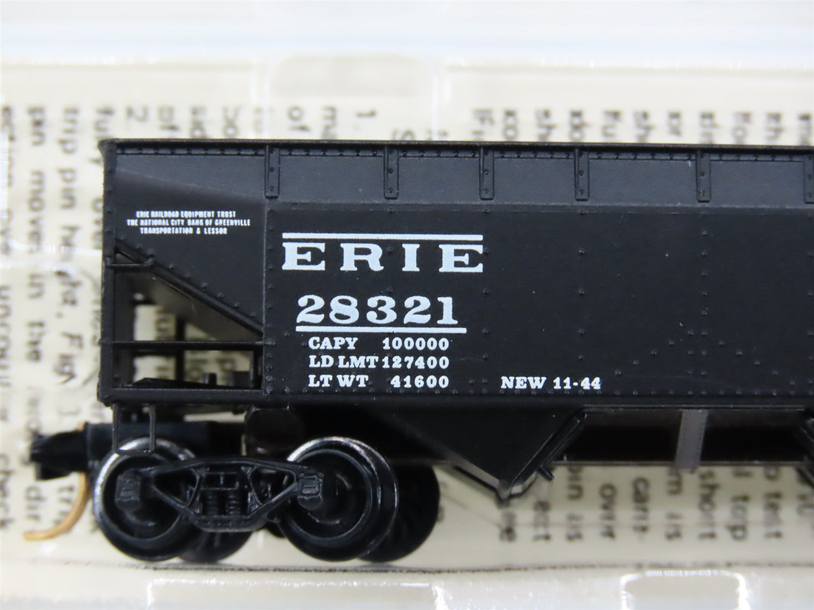 N Scale Micro-Trains MTL 55040 Erie 33' 2-Bay Offset Side Hopper 28321 RTR