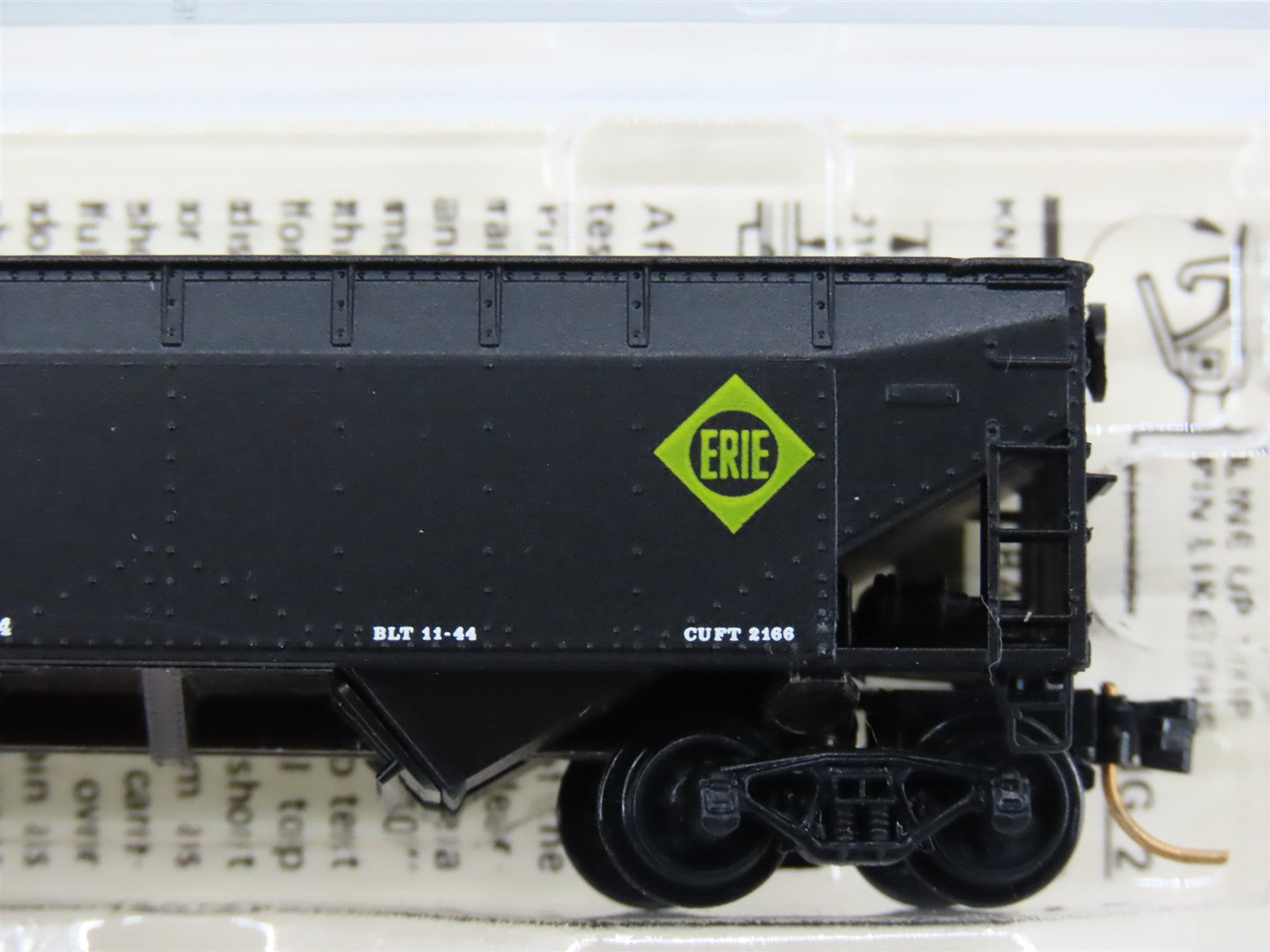 N Scale Micro-Trains MTL 55040 Erie 33' 2-Bay Offset Side Hopper 28321 RTR