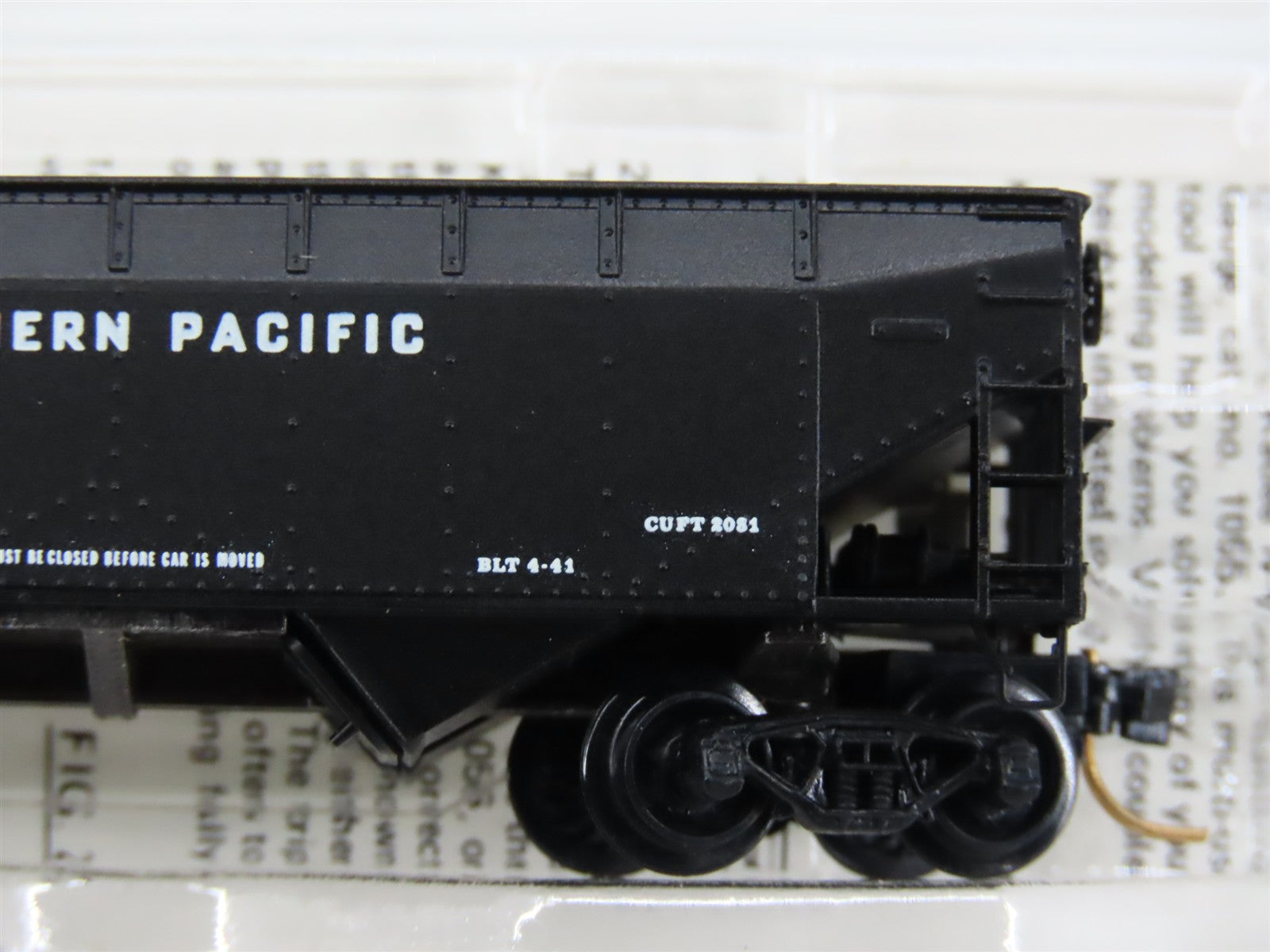 N Scale Micro-Trains MTL 55080 NP Northern Pacific 33' 2-Bay Hopper 70352 RTR