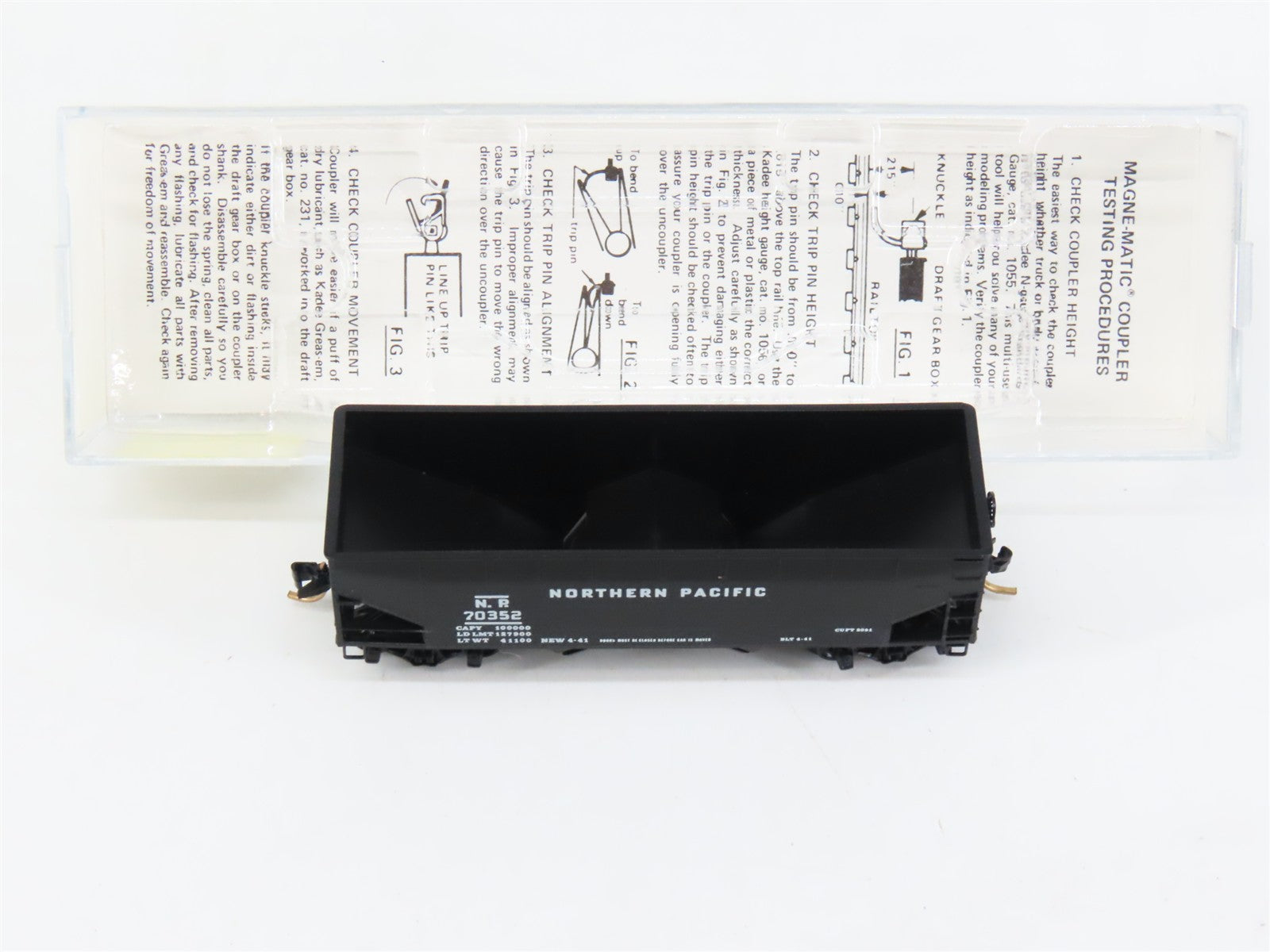N Scale Micro-Trains MTL 55080 NP Northern Pacific 33' 2-Bay Hopper 70352 RTR