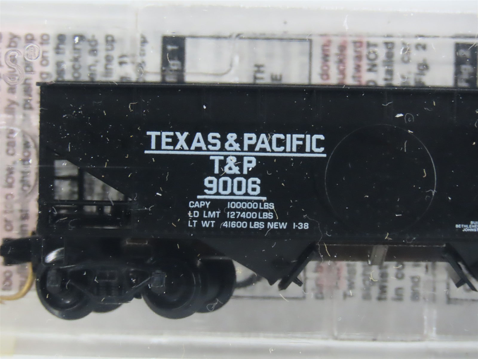 N Scale Micro-Trains MTL 55120 T&P Texas & Pacific 33' 2-Bay Hopper 9006 RTR
