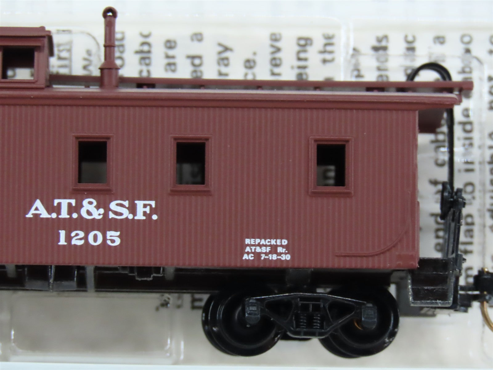 N Scale Micro-Trains MTL 50040 ATSF Santa Fe 34' Wood-Sheathed Caboose 1205 RTR