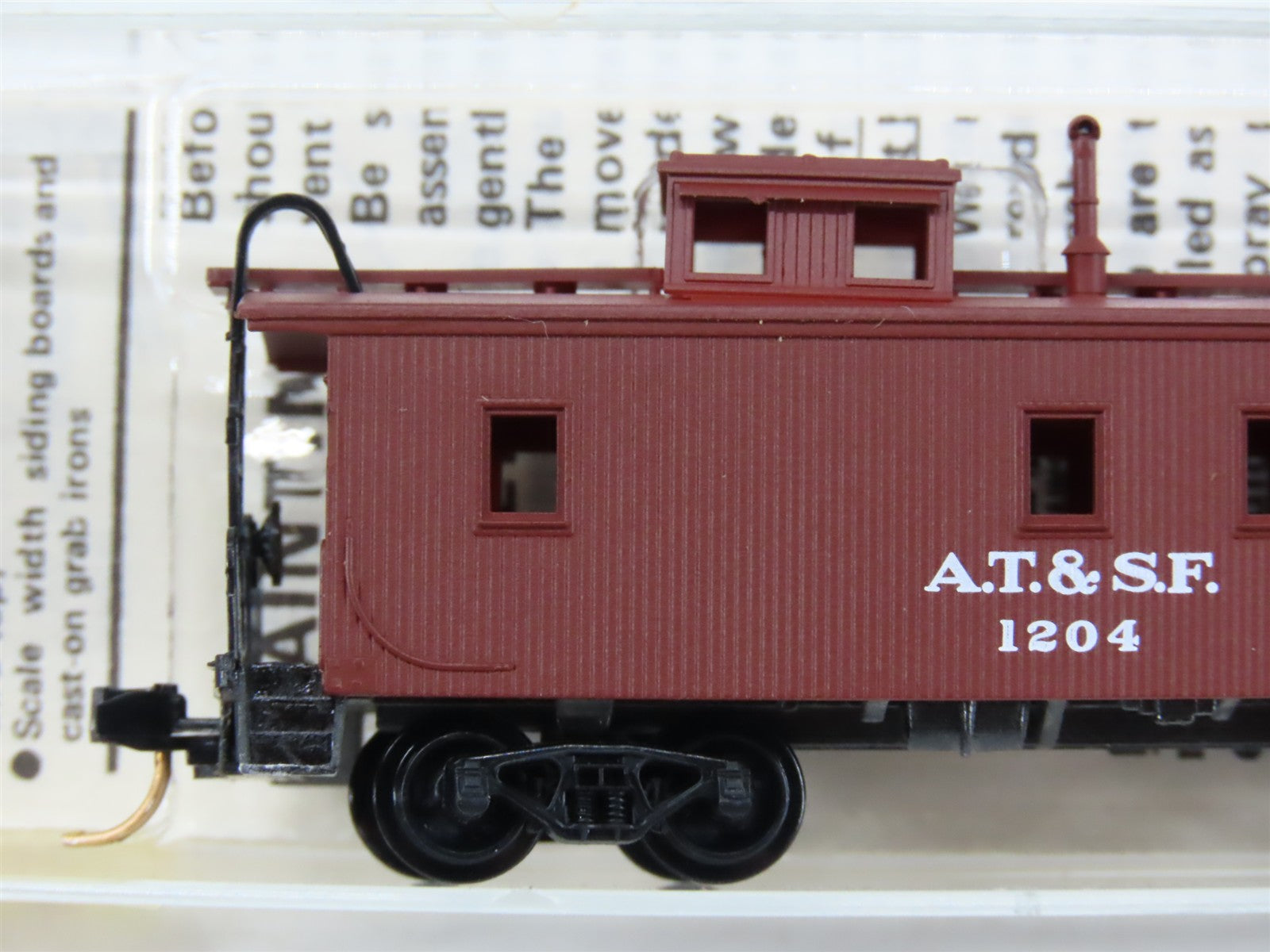 N Scale Micro-Trains MTL 50040 ATSF Santa Fe 34' Wood-Sheathed Caboose 1204 RTR