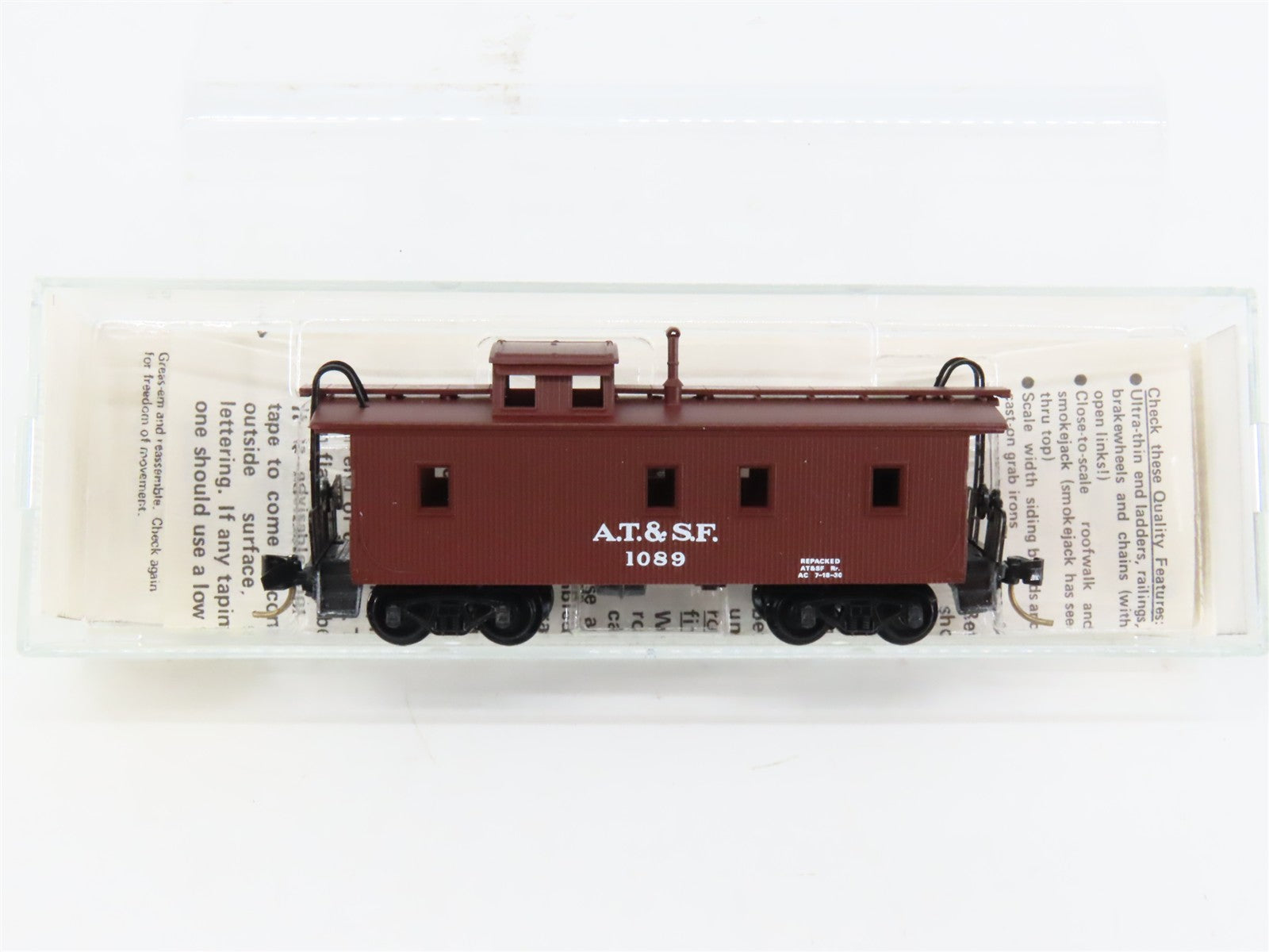 N Scale Micro-Trains MTL 50040 AT&SF Santa Fe 34' Wood-Sheathed Caboose 1089 RTR