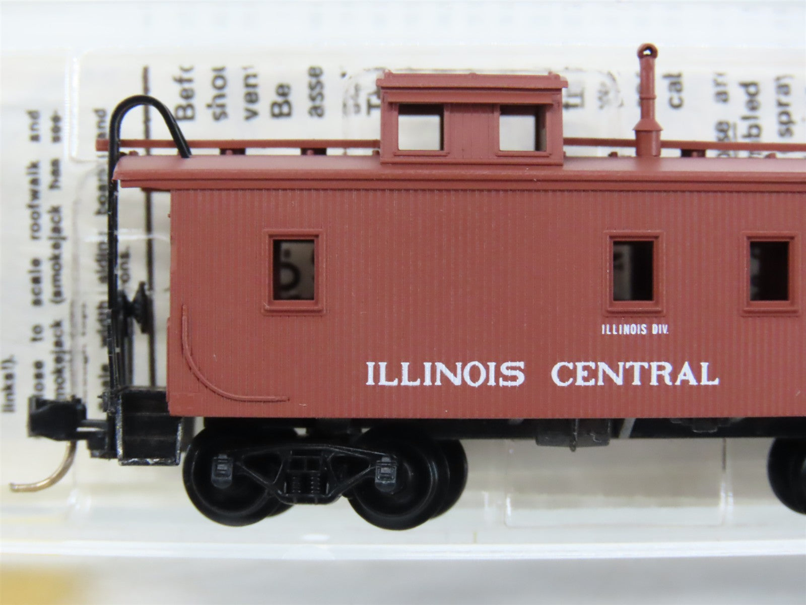 N Scale Micro-Trains MTL 50030 IC Illinois Central 34' Wood-Sheathed Caboose RTR