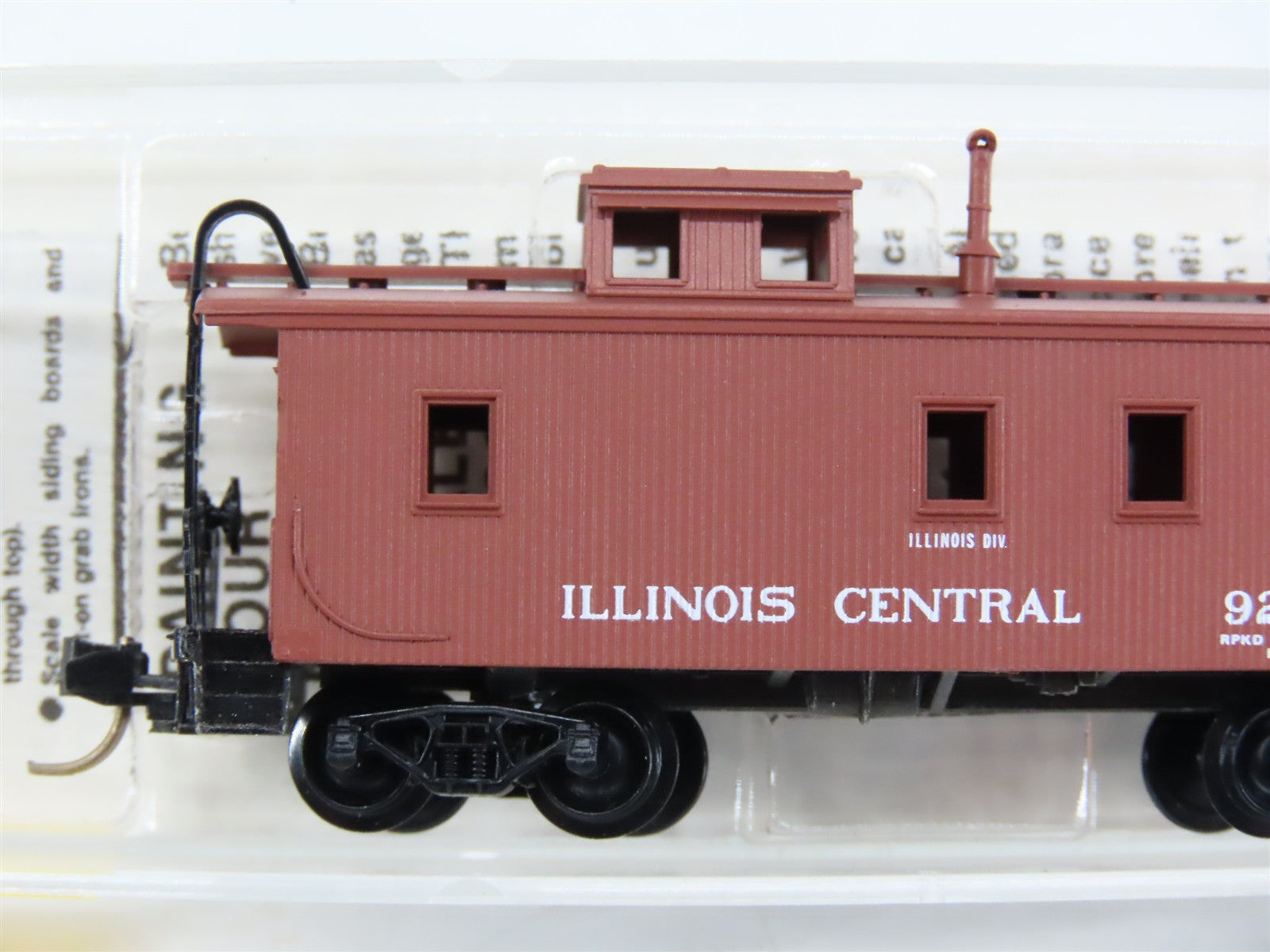 N Scale Micro-Trains MTL 50030 IC Illinois Central 34' Wood-Sheathed Caboose RTR
