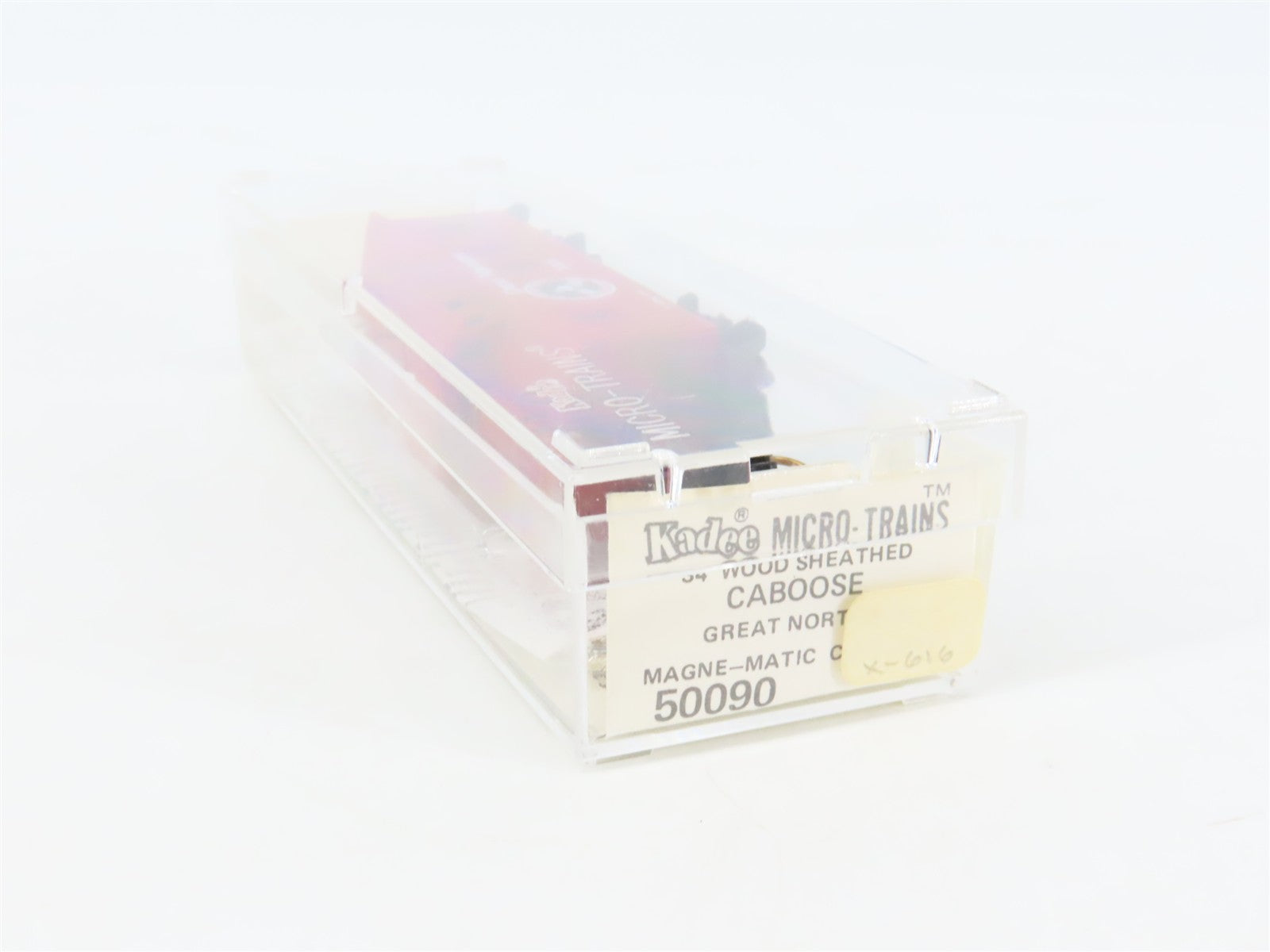 N Scale Micro-Trains MTL 50090 Great Northern 34' Wood Sheathed Caboose X616 RTR