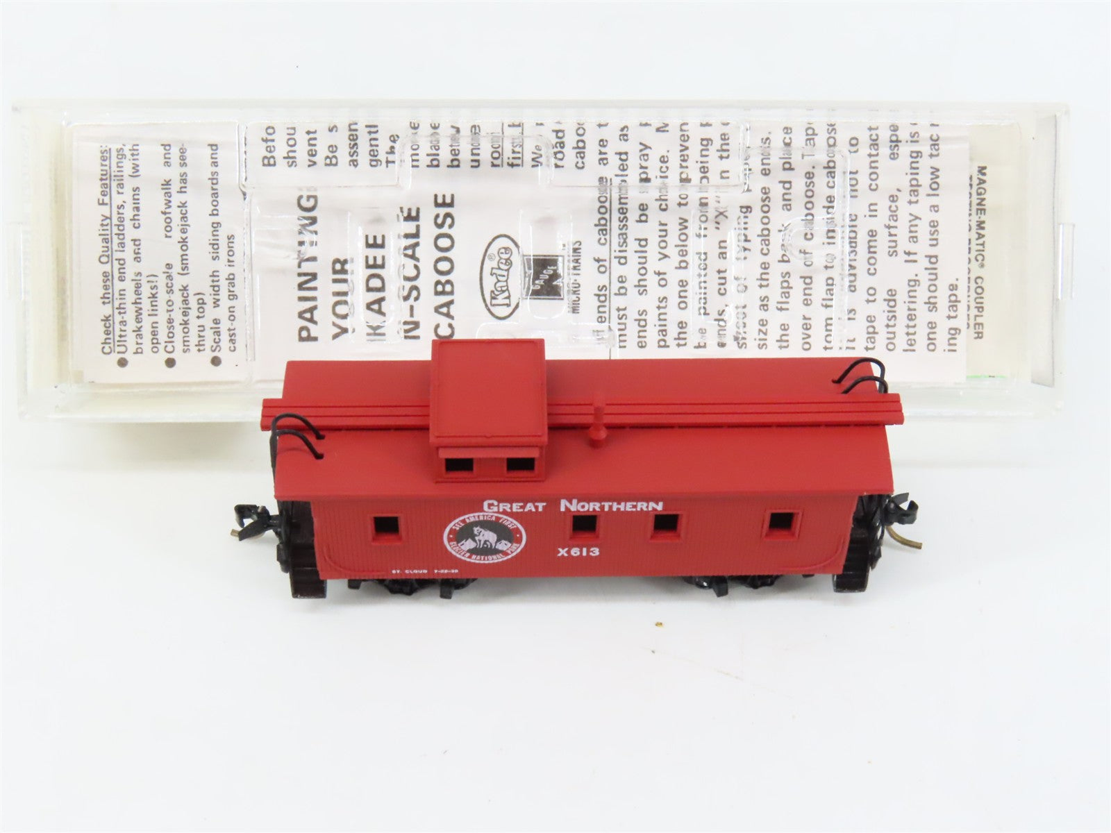 N Scale Micro-Trains MTL 50090 GN Great Northern 34' Wood-Sheathed Caboose RTR